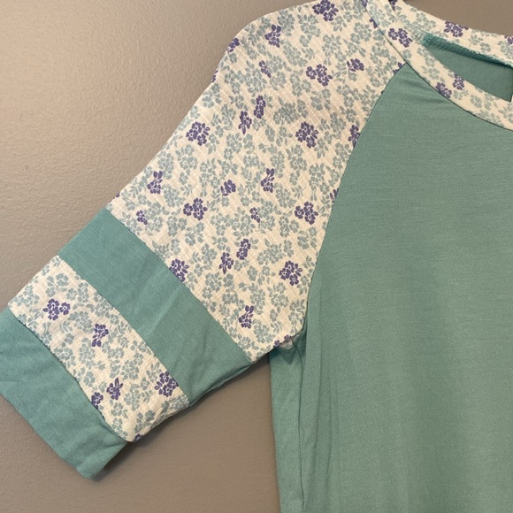 ๐ 7th Ray tshirt, size small - Picture 2 of 6